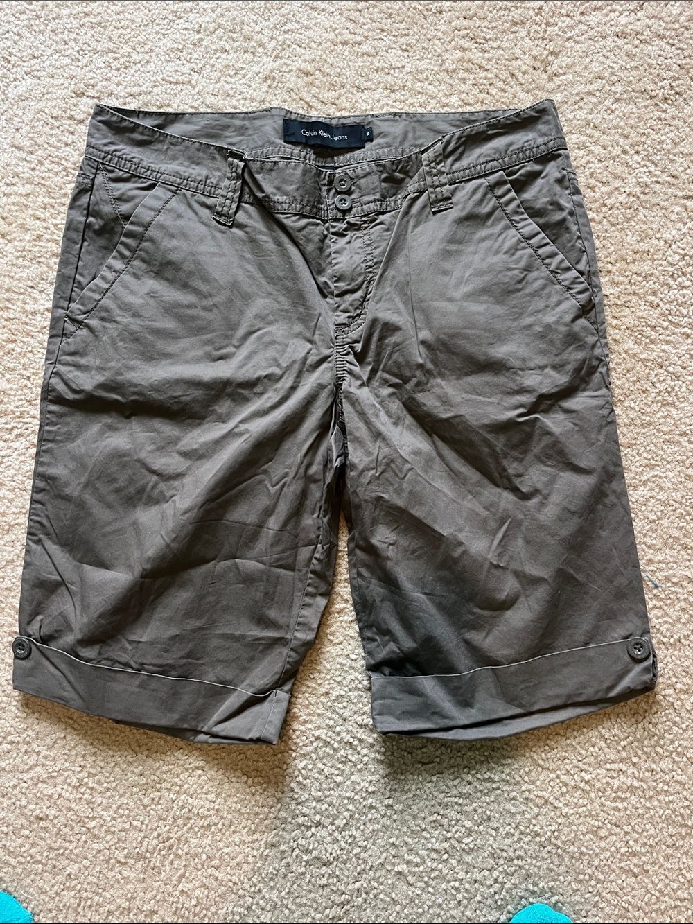 Calvin Klein Women’s Olive Shorts with Cuffed Hem